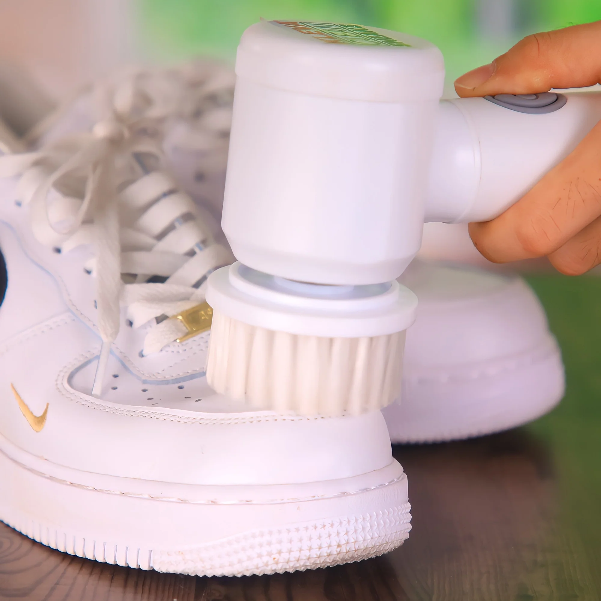 Make old shoes look new! Kleva Clean Sneaks Automatic Shoe Cleaner - Image 18