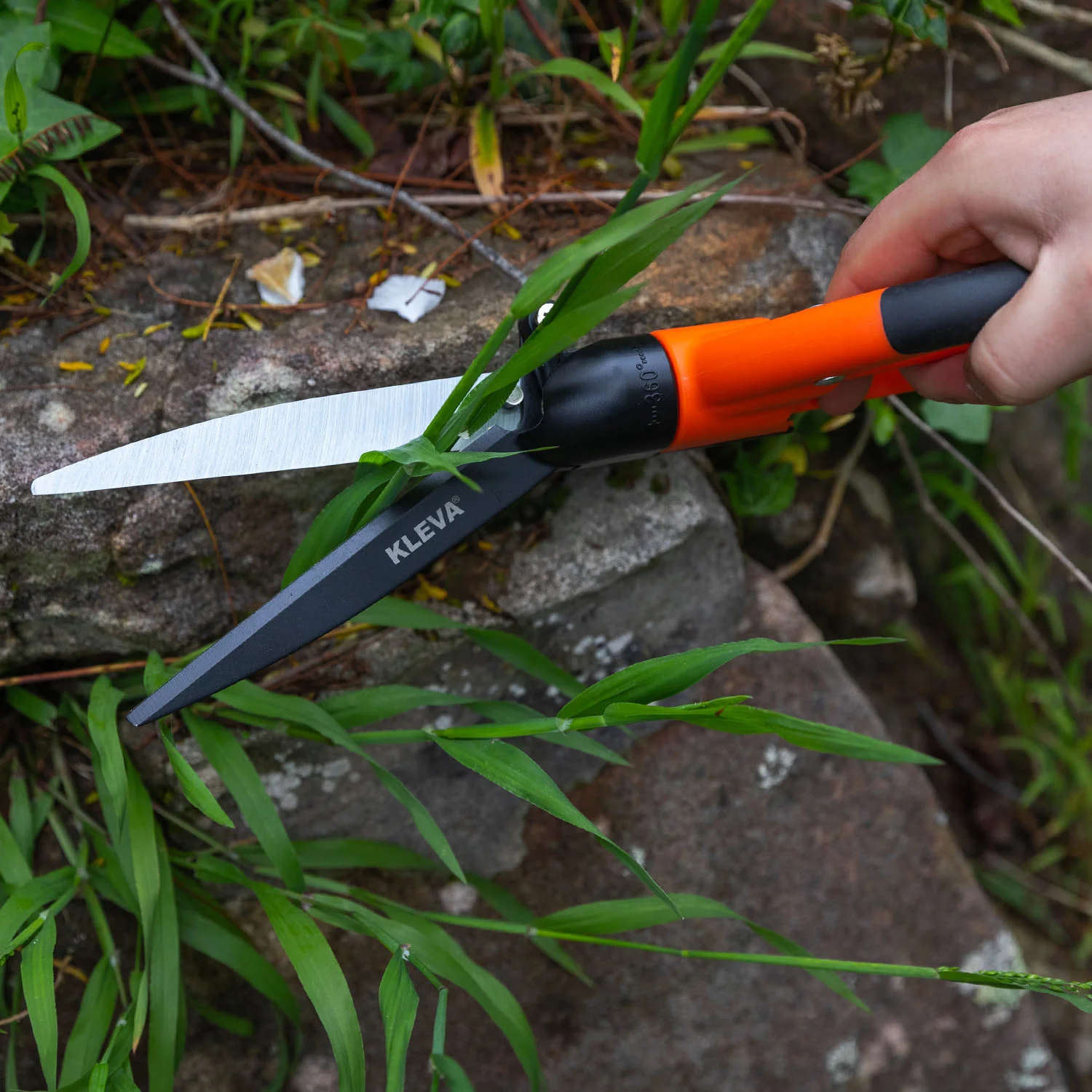 Rotating Grass Shears - Precision Gardening Made Easy - Image 3