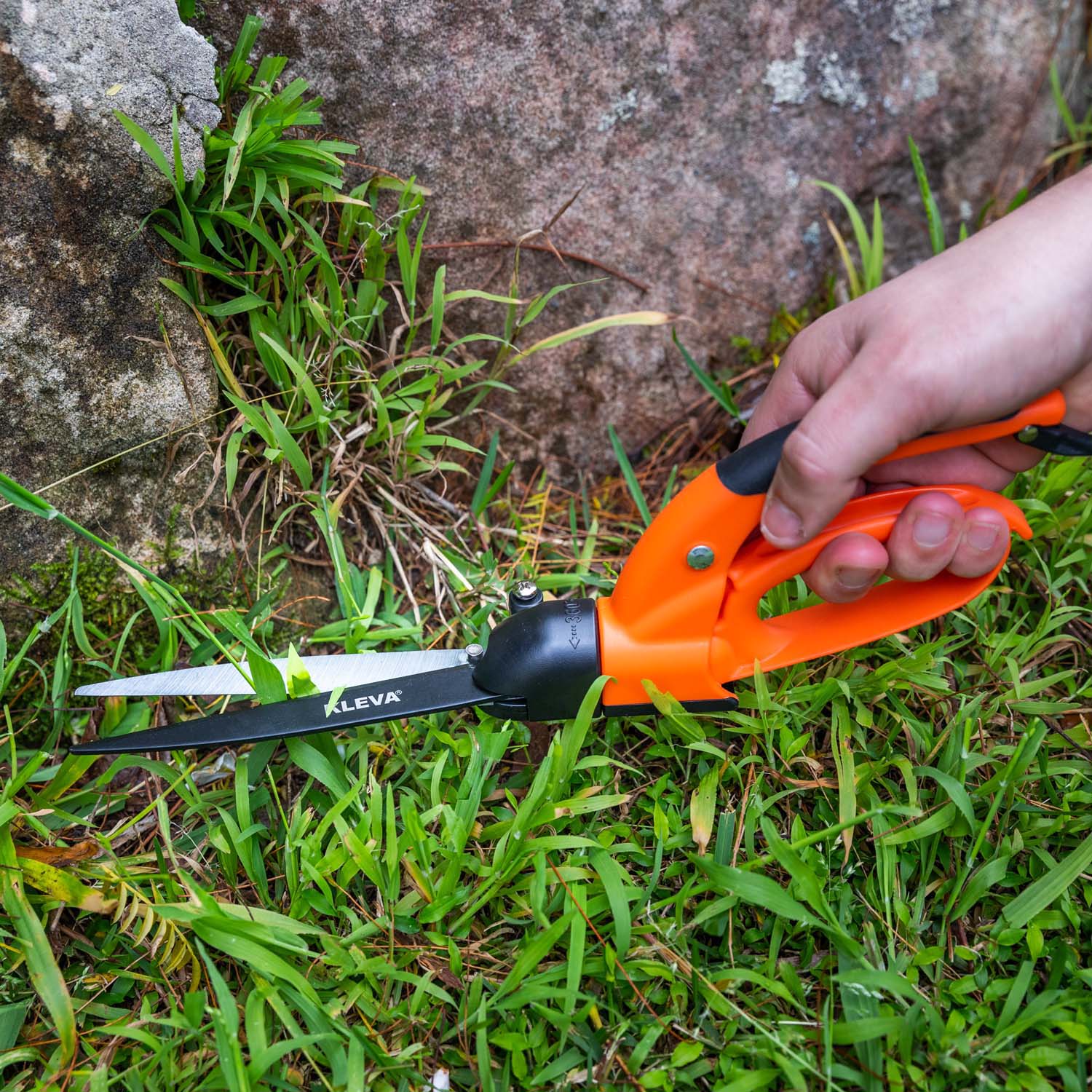 Rotating Grass Shears - Precision Gardening Made Easy - Image 5